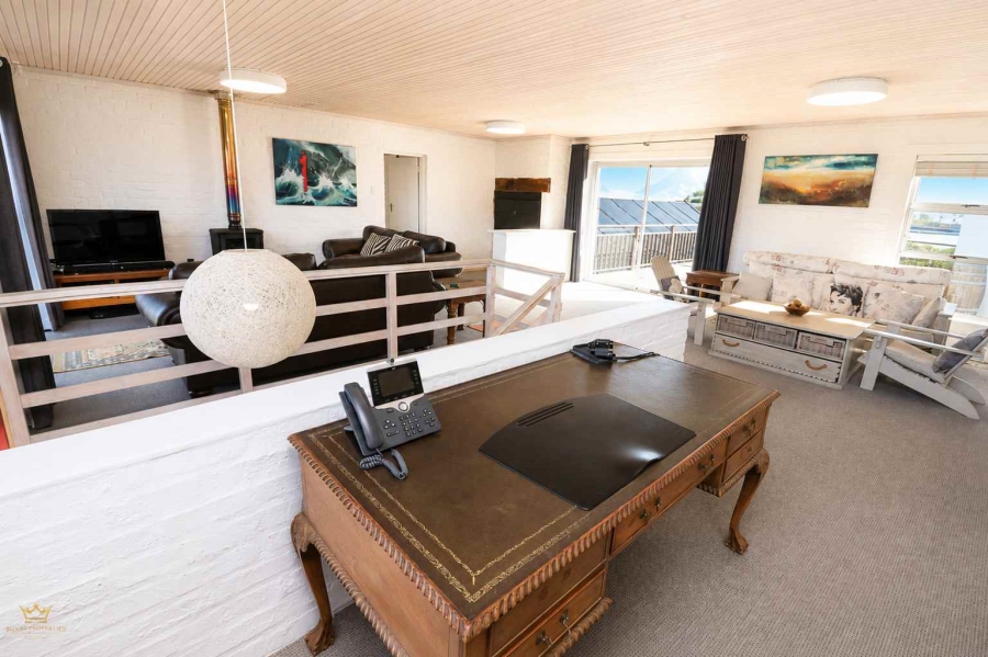 4 Bedroom Property for Sale in Bettys Bay Western Cape